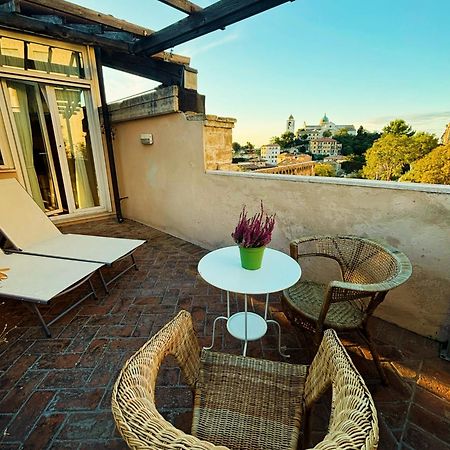 Domus Mirabilis Homestay Ancona Exterior photo